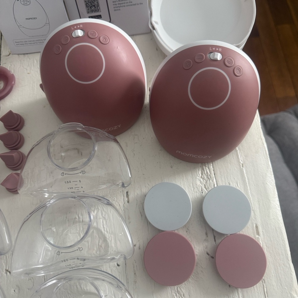 Momcozy M9 Wearable Electric
Breast Pump with Smart App & Spare Parts